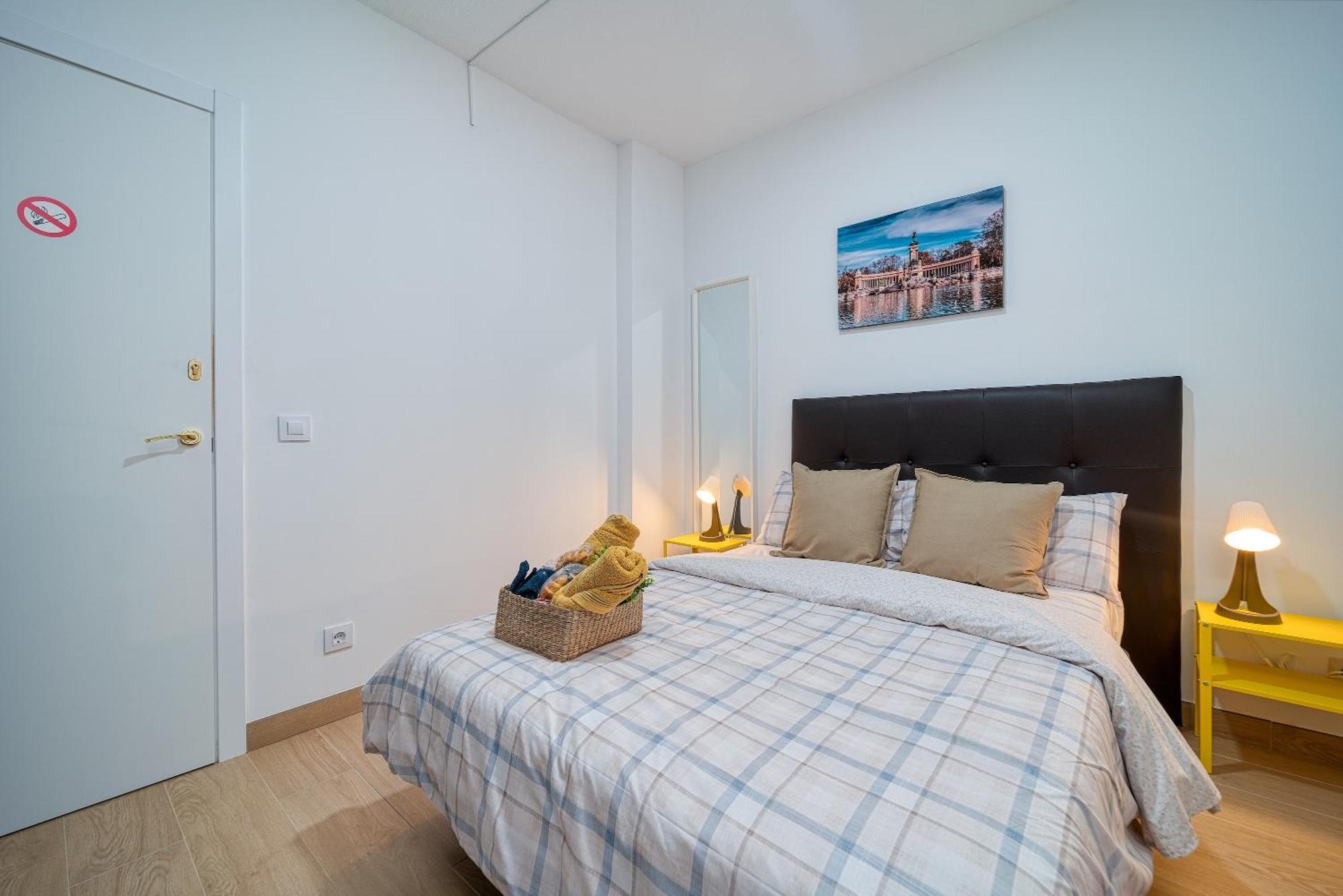 P Casacafe Madrid Calle Carlos Dubois 3 Dış mekan fotoğraf