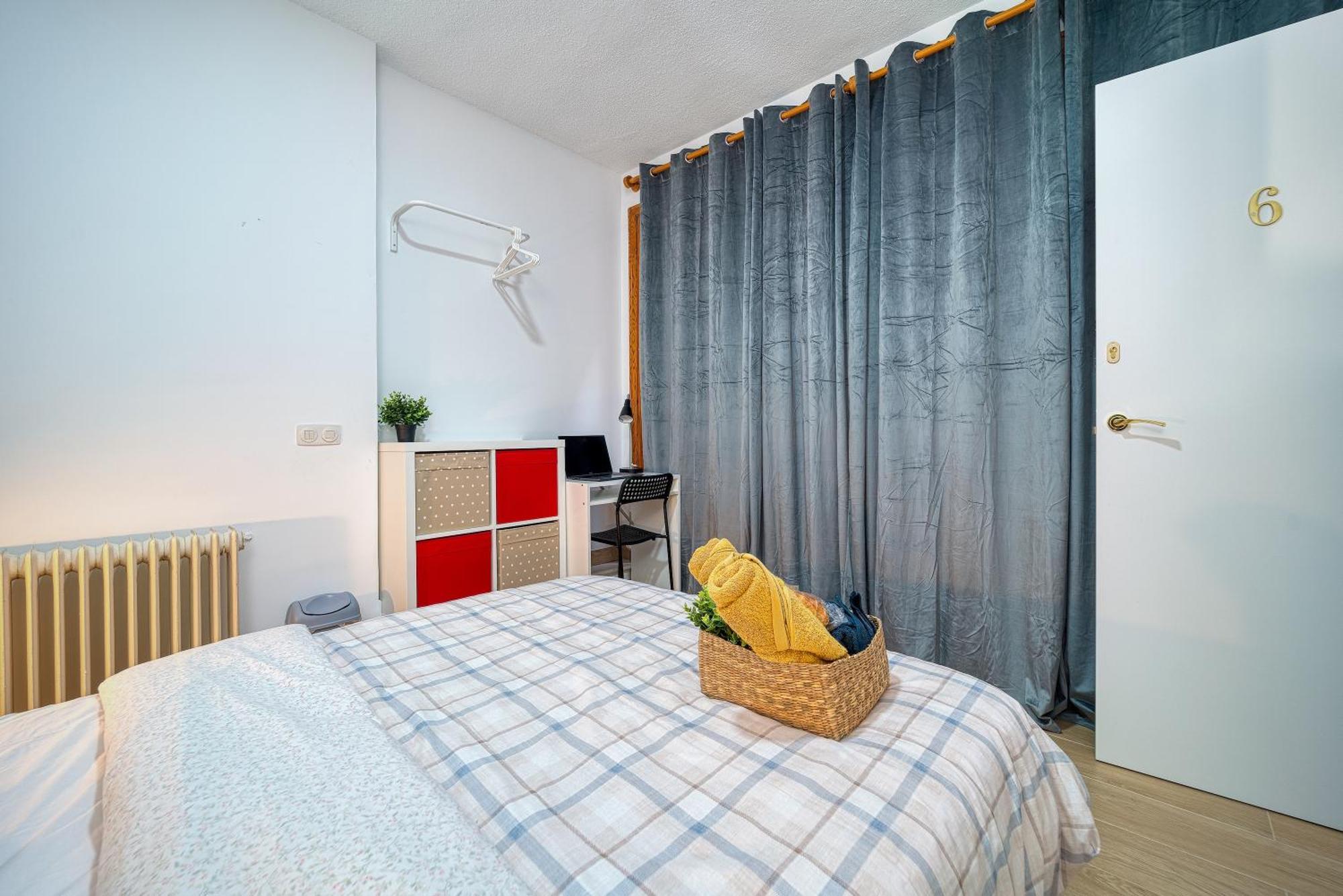 P Casacafe Madrid Calle Carlos Dubois 3 Dış mekan fotoğraf