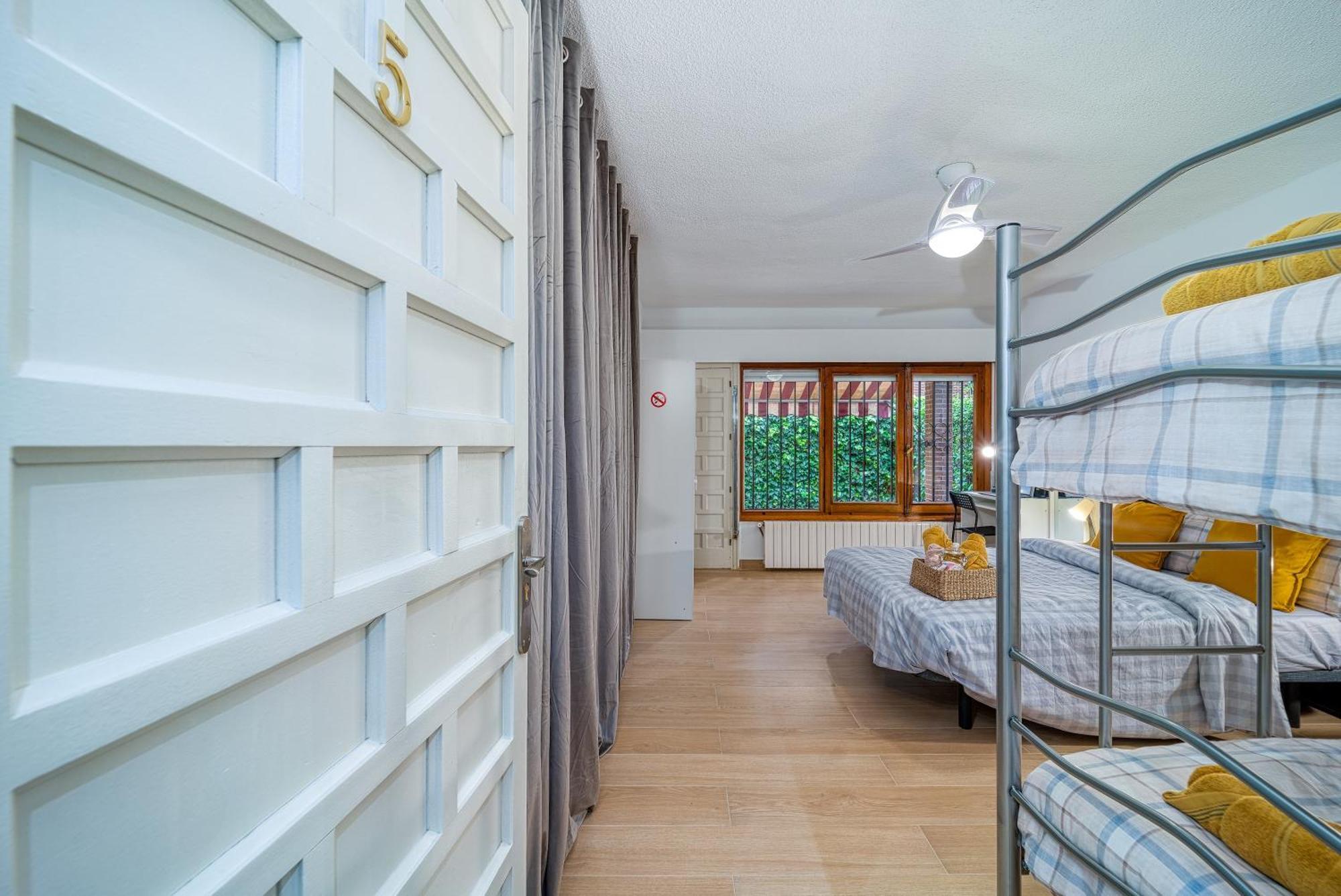 P Casacafe Madrid Calle Carlos Dubois 3 Dış mekan fotoğraf