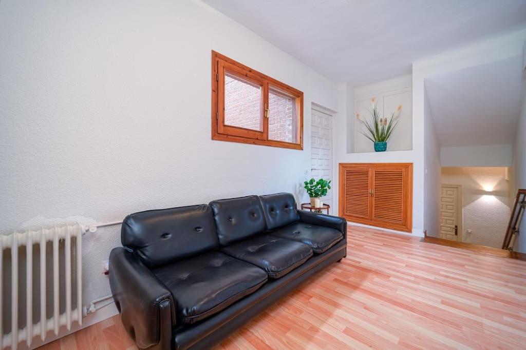 P Casacafe Madrid Calle Carlos Dubois 3 Dış mekan fotoğraf