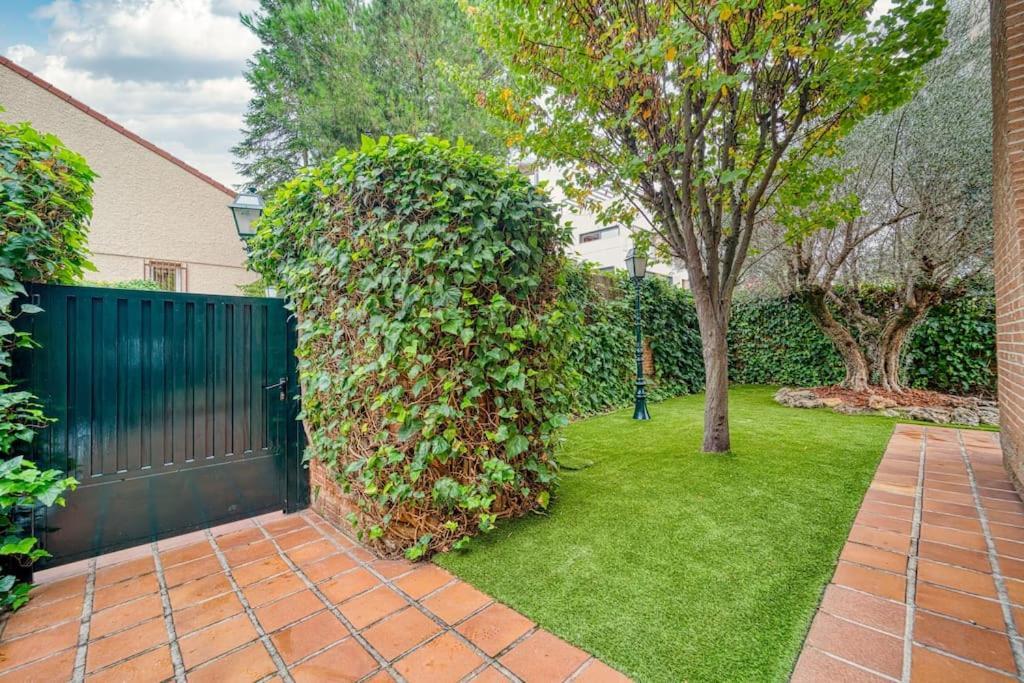 P Casacafe Madrid Calle Carlos Dubois 3 Dış mekan fotoğraf