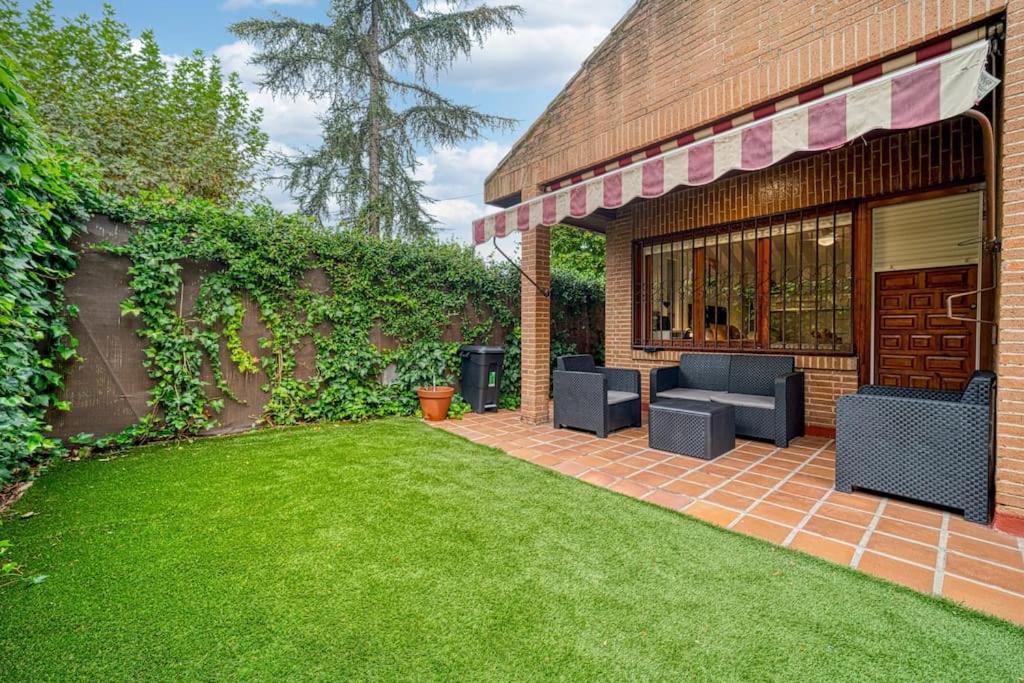 P Casacafe Madrid Calle Carlos Dubois 3 Dış mekan fotoğraf