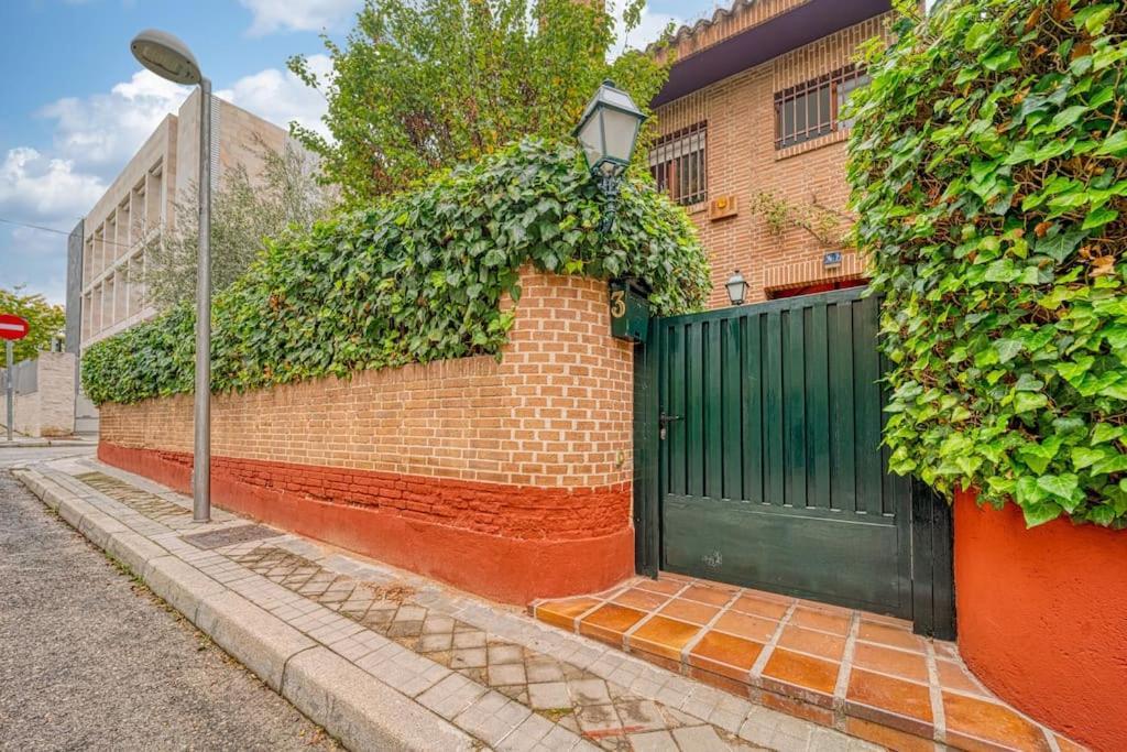 P Casacafe Madrid Calle Carlos Dubois 3 Dış mekan fotoğraf