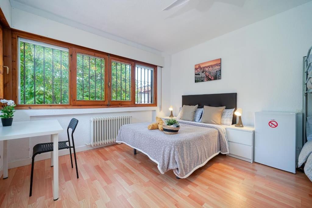 P Casacafe Madrid Calle Carlos Dubois 3 Dış mekan fotoğraf