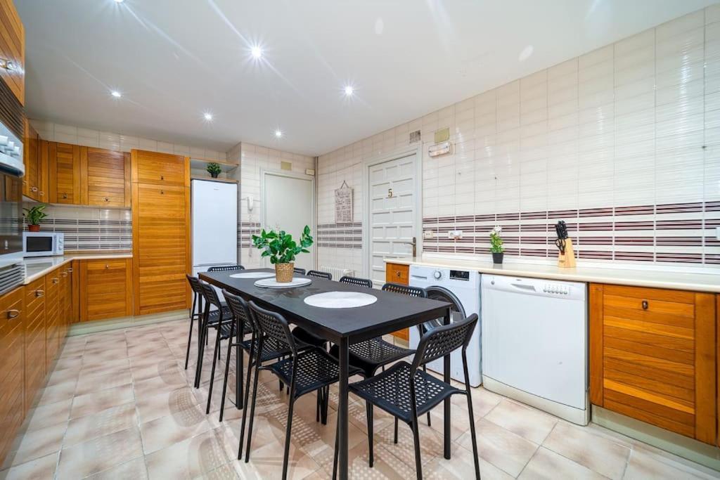 P Casacafe Madrid Calle Carlos Dubois 3 Dış mekan fotoğraf