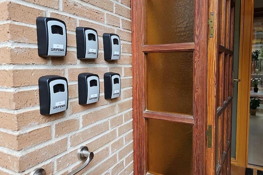 P Casacafe Madrid Calle Carlos Dubois 3 Dış mekan fotoğraf