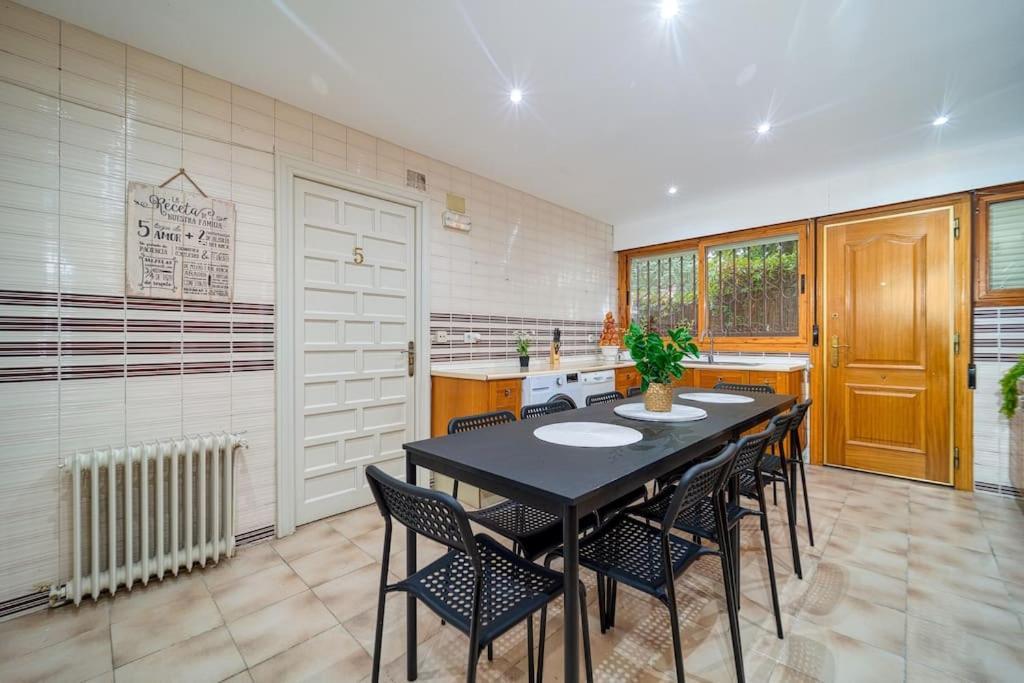 P Casacafe Madrid Calle Carlos Dubois 3 Dış mekan fotoğraf