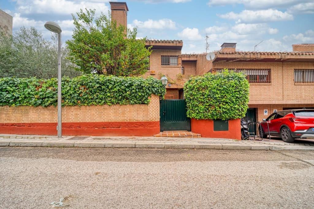 P Casacafe Madrid Calle Carlos Dubois 3 Dış mekan fotoğraf