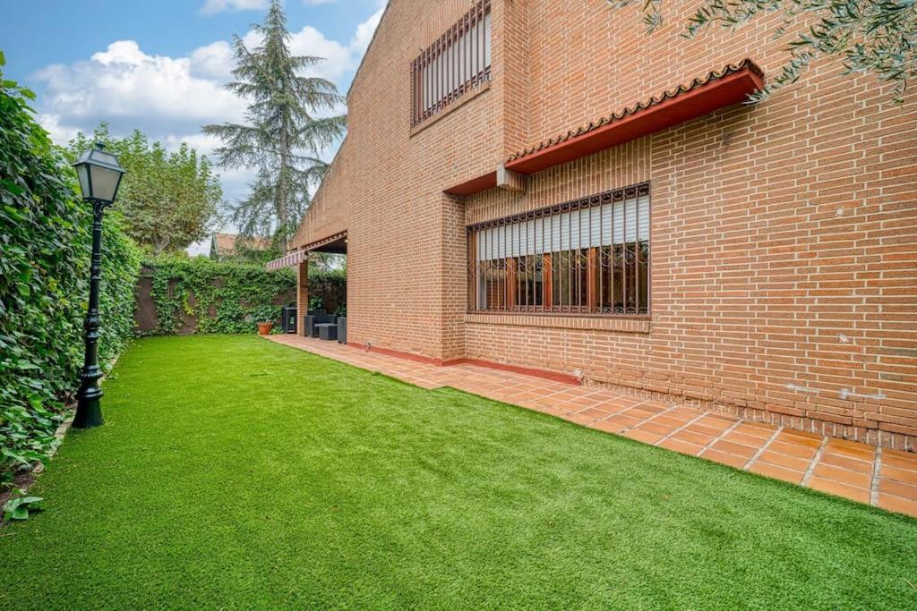 P Casacafe Madrid Calle Carlos Dubois 3 Dış mekan fotoğraf